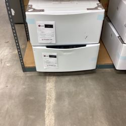 New Lg 1.1cuft Washer 