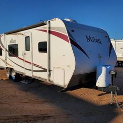 2015 Milan 25 Ft Bunkhouse Trailer