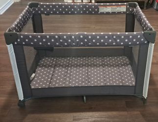 Babideal Dottie Play Yard (Dorel P901SGDT)