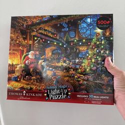 Thomas Kinkade 500 Holiday Magic Light-Up Puzzle - Vibrant Festive Scene