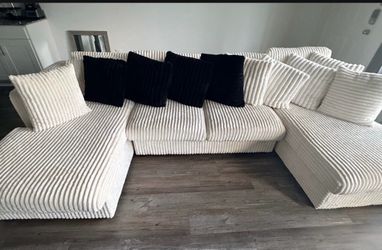 Living Room Couch/Sofa