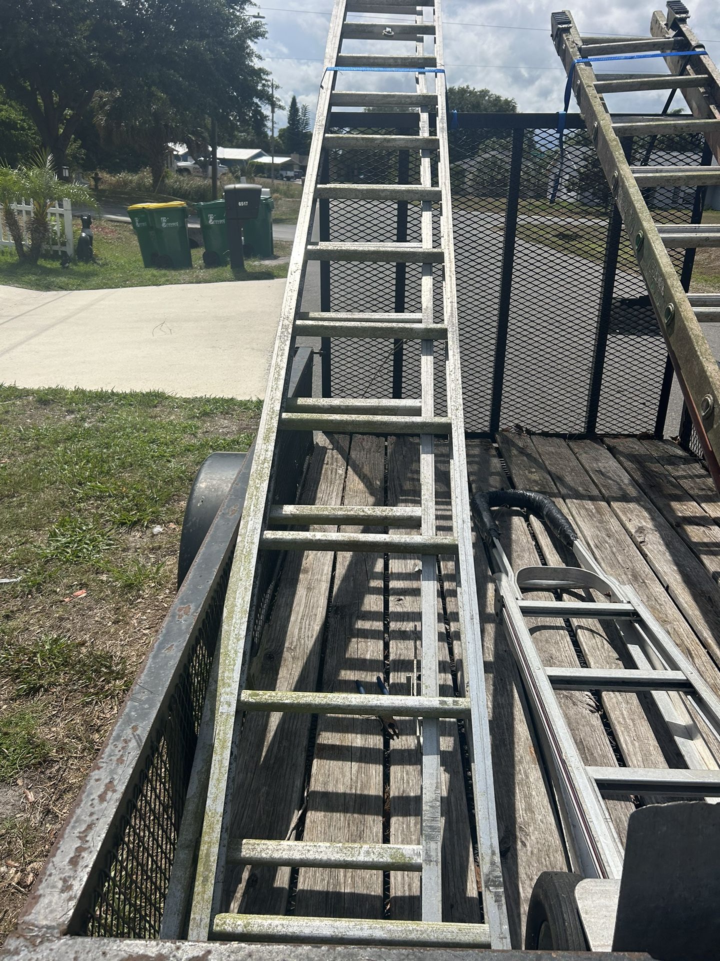 20 Foot Extendable Ladders 2 One Aluminum One Fiberglass 