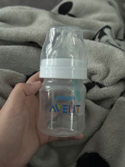 Philips AVENT Anti-Colic Baby Bottles with AirFree Vent, 4oz