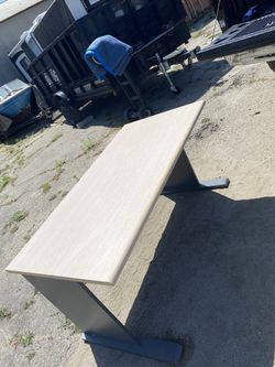 Desk Sturdy Strong Good Conditions
