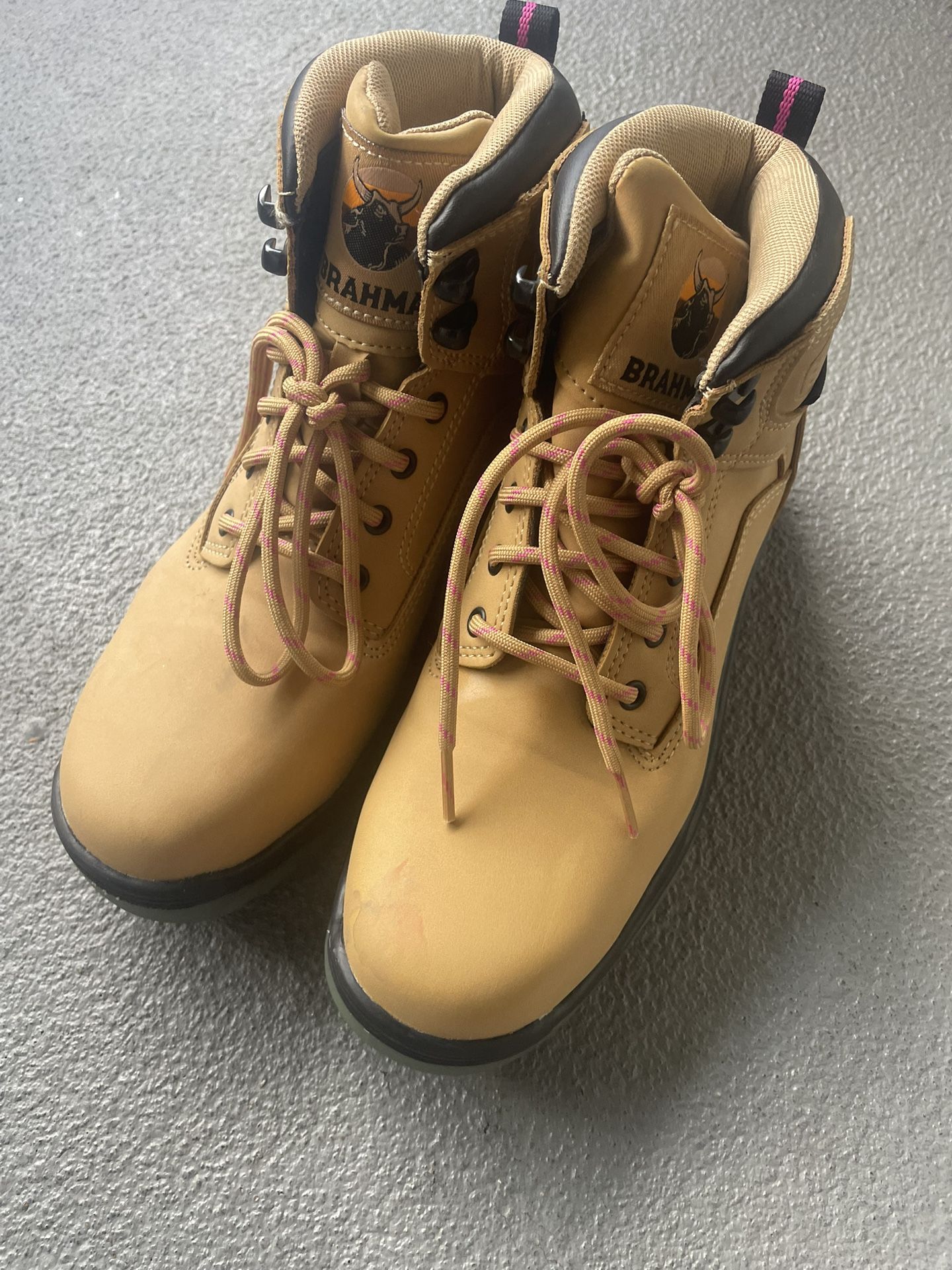Women Steel Tow Boots BRAHMA ( size 7 usa )