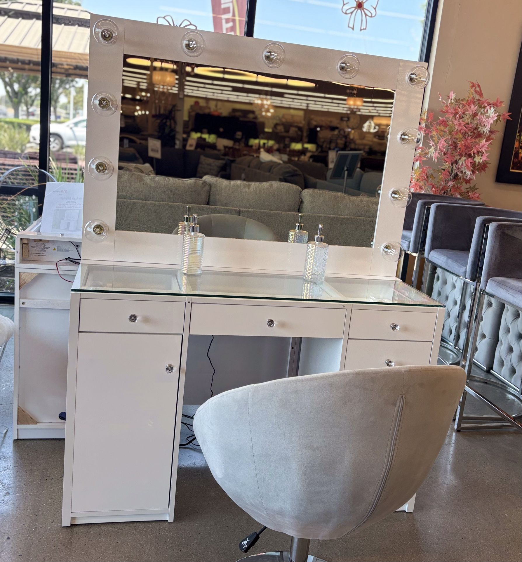 Beautiful Vanity Set