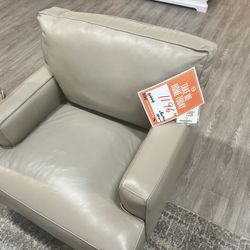 Craftmaster Leather Chair