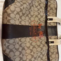COACH HANDBAG FOR SALE