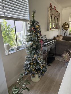 Christmas Tree- Led - 6ft