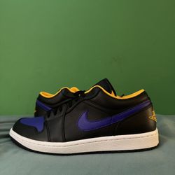 Nike Air Jordan 1 Low Dark Concord Size 10.5