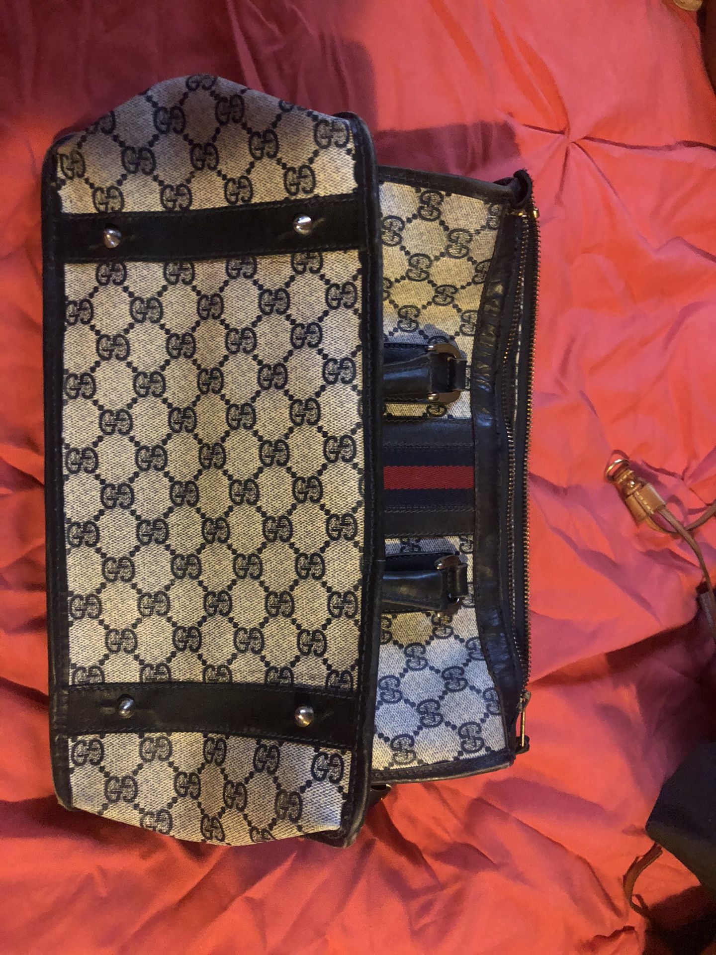 Authentic Gucci Purse and wallet