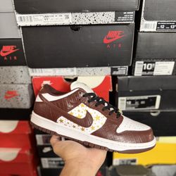 Nike SB Dunk Low Supreme Stars Barkroot Brown (2021) size 10  (Tried On)