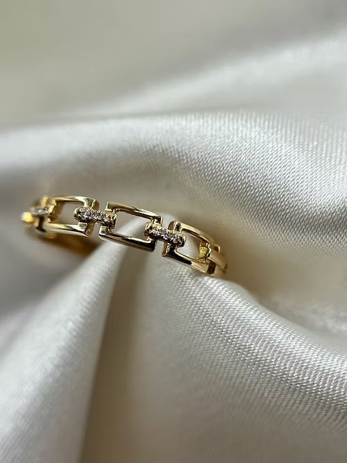 10k Dainty Diamond Cuban Link Ring