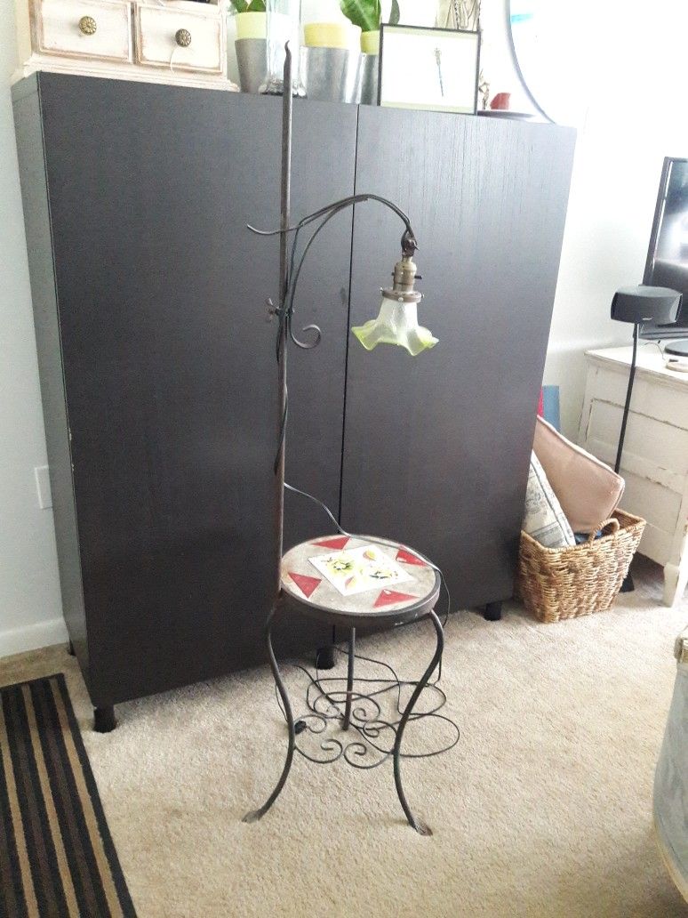 Vintage Bedside/Sofa Table With Adjustable Lamp