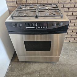 Dacor Gas Powered Stove 