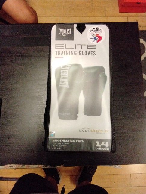 Elite Everlast Boxing Gloves