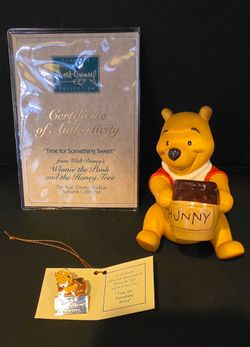 WDCC Winnie the Pooh "Time for Something Sweet" Figurine
