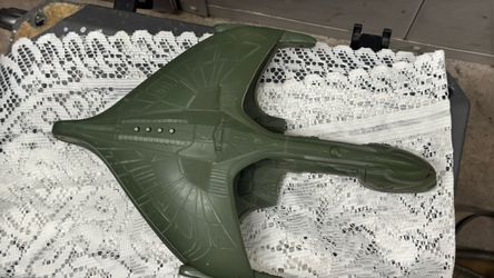 Star Trek Romulan Warbird Plastic Ship Model