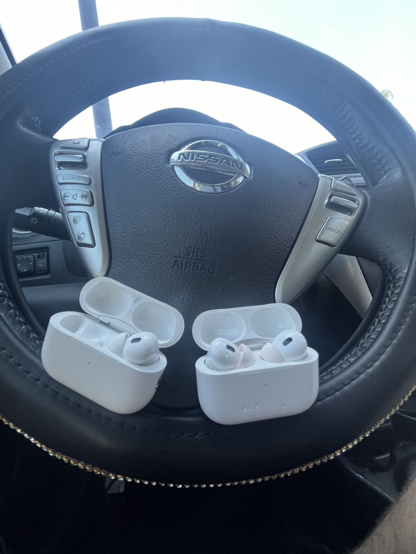 2 Pairs Of AirPod Pros Gen 2 One Pair Missing The Left AirPod