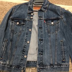 Levi’s Jean Jacket Size Medium Men . Brand New .no Trades