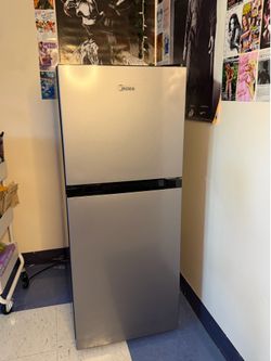 Mini Fridge 4.3 cu ft