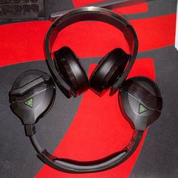 PlayStation Dimond Headphones And Turtle Beach Stealth 700