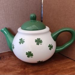 Terramoto ceramic  shamrock teapot