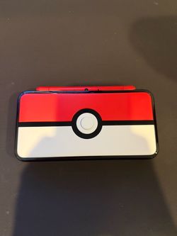 Nintendo 2DS XL Poké Ball Edition