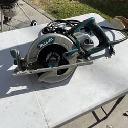 Makita Magnesium Circular Saw