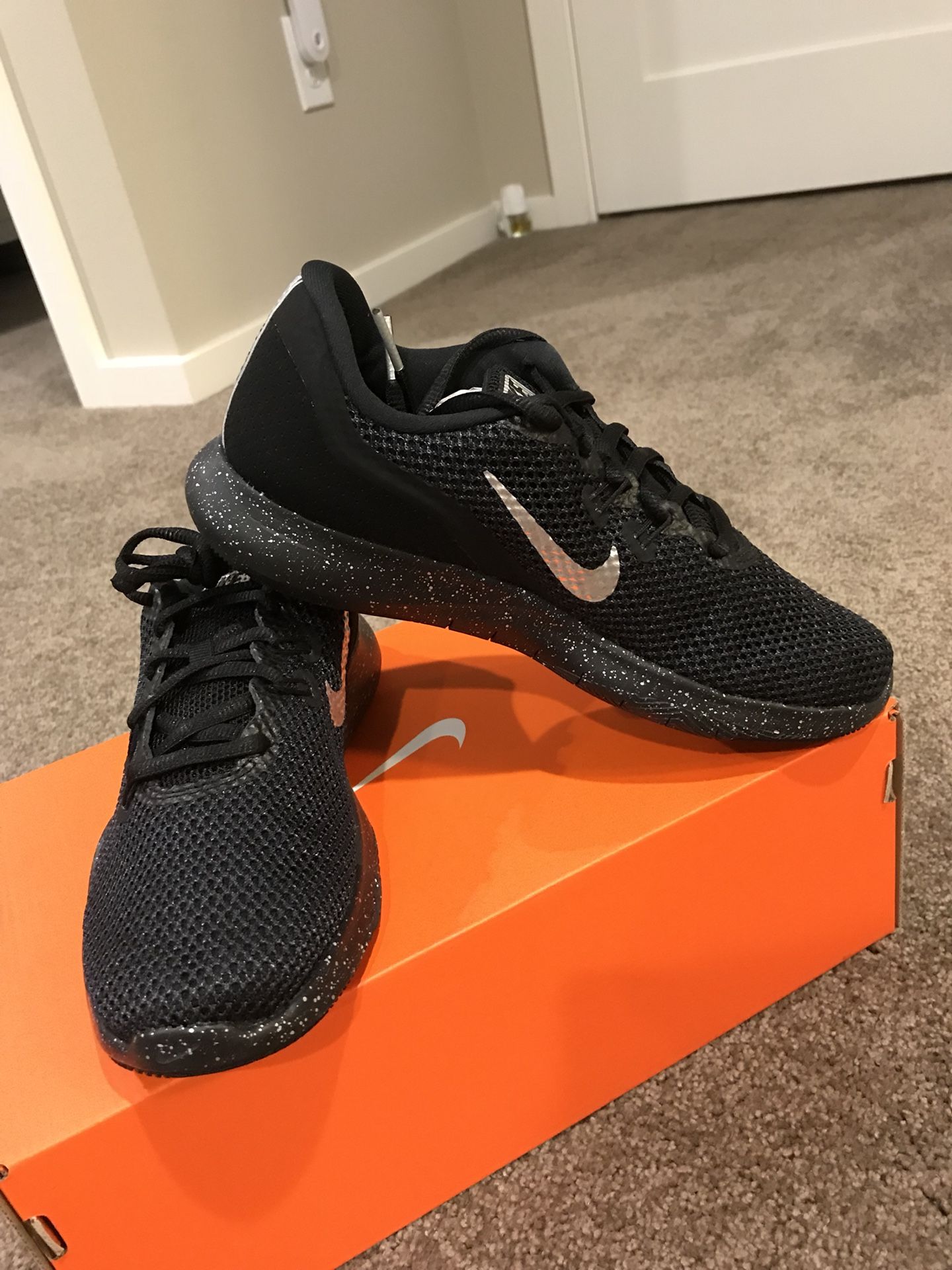 New Nike flex trainer sneakers size 6.5