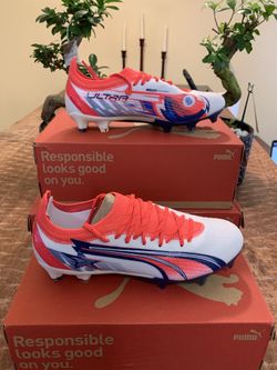 Pumas Unisex Soccer Cleats (OBO)