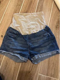Maternity clothes