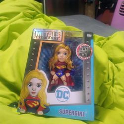 DC Metals Die Cast Supergirl Figure M360