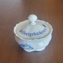 Vintage Gerold Porzellan Germany Bavaria Porcelain Sugar Bowl with lid. 
Pre-owned, very good shape, no chips or cracks.
It features a scene of a smal