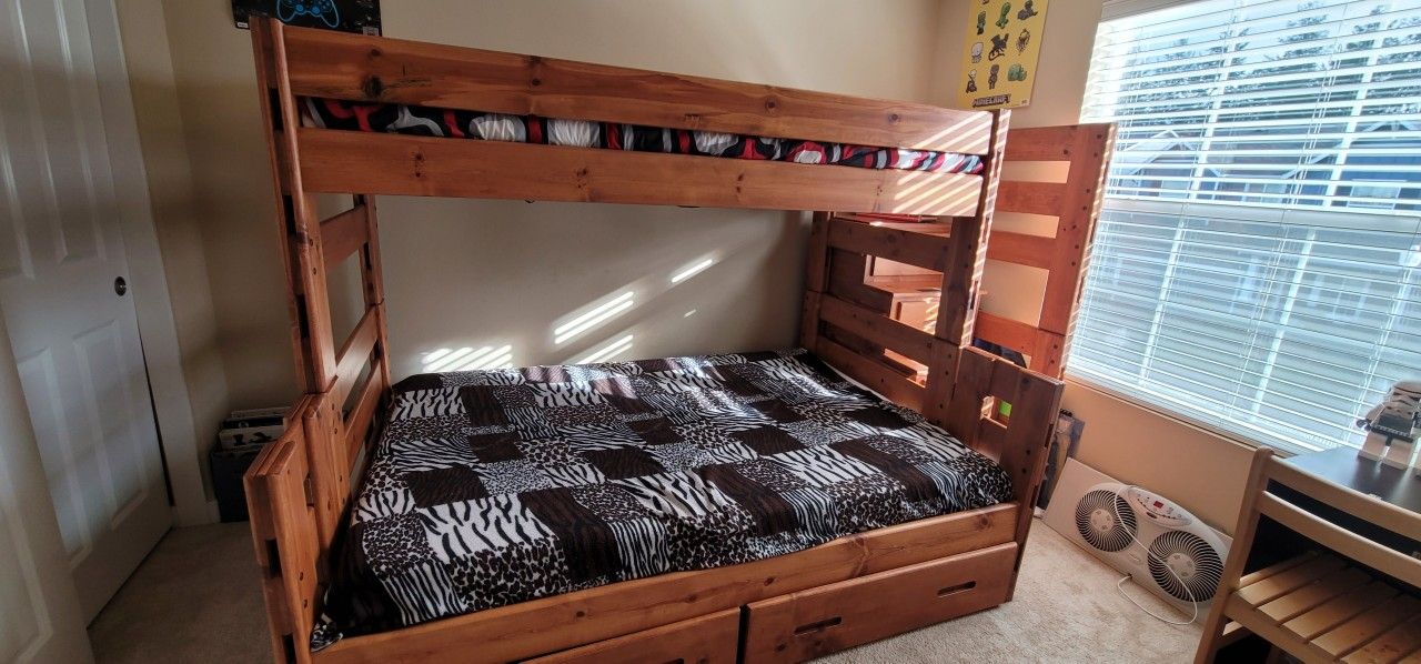wooden bunkbed(mattress not included)