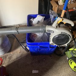 Ryobi RY09056 2-Cycle Blower