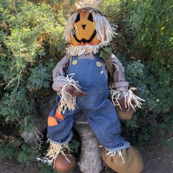 Scarecrow Halloween Decoration 