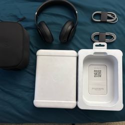 Beats Studio Pro Black