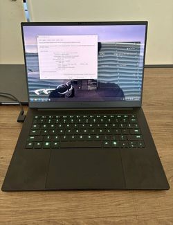 Razer Blade 14 2026 OLED 3K RTX
5060 AMD Al 9 gaming laptop