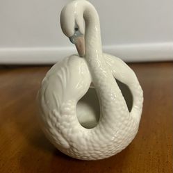 Lladro Swan Figurine Collectable 