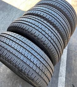 235 55 18 Bridgestone tires Con 80% de Vida Las 4