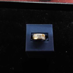Women's Ring - Yellow Gold 10k (.417) 4.1 grams Size 7