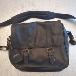 Bosca  high end black leather messenger bag great condition elegant tendy, profession business wear