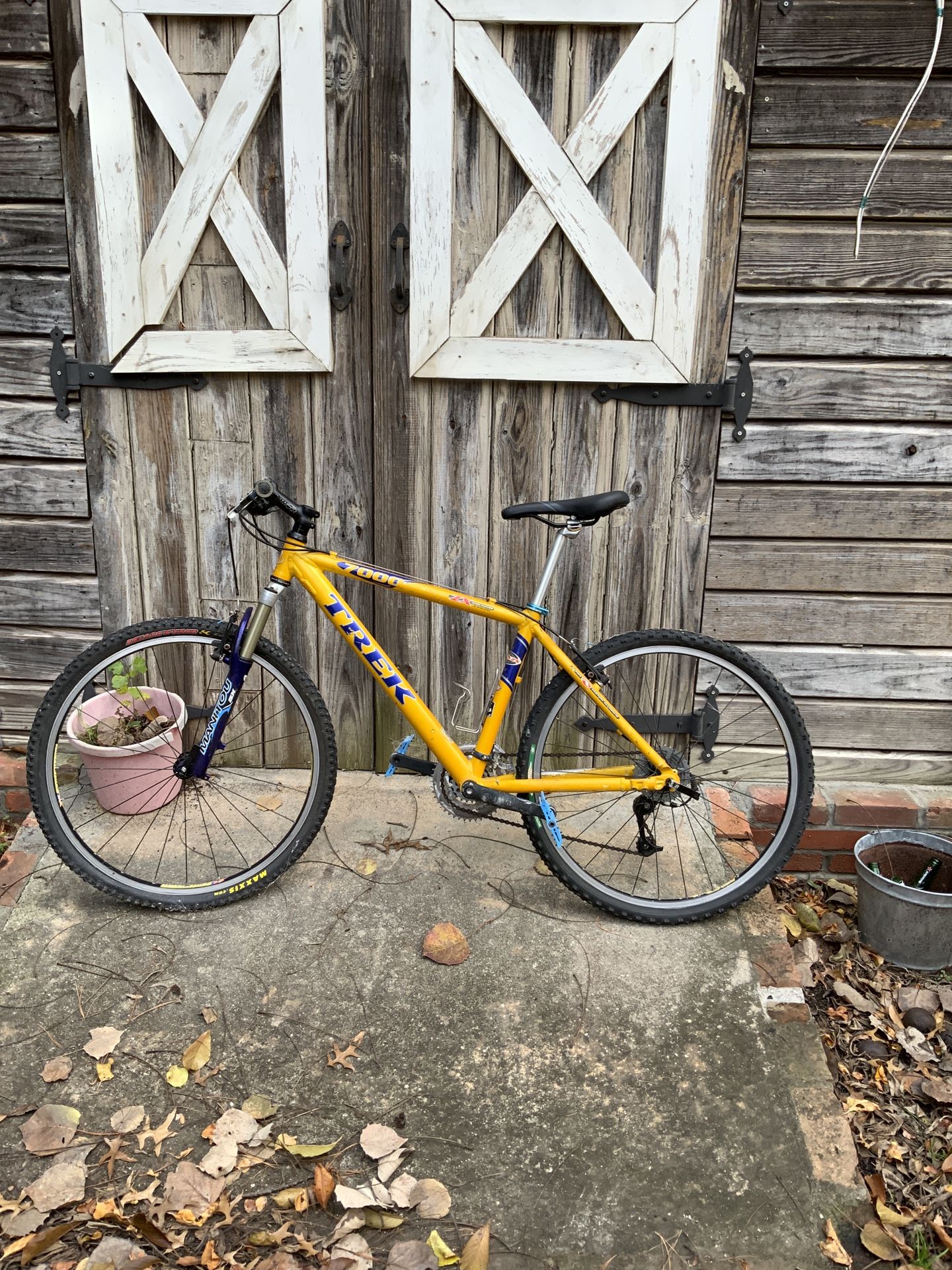 Vintage Trek 7000 ZX Mountain Bike 16.5 Frame Made In USA Excellent Condition 