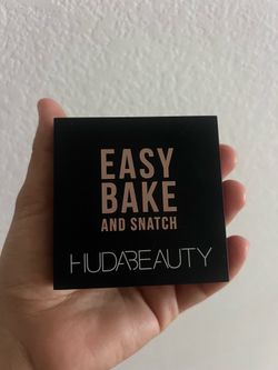 Huda Beauty Easy Bake and Snatch Shade Pound Cake  Pressed Setting Powder Mother’s Day