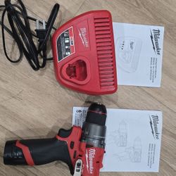 Milwaukee Fuel M12 Hammer Drill Kit
