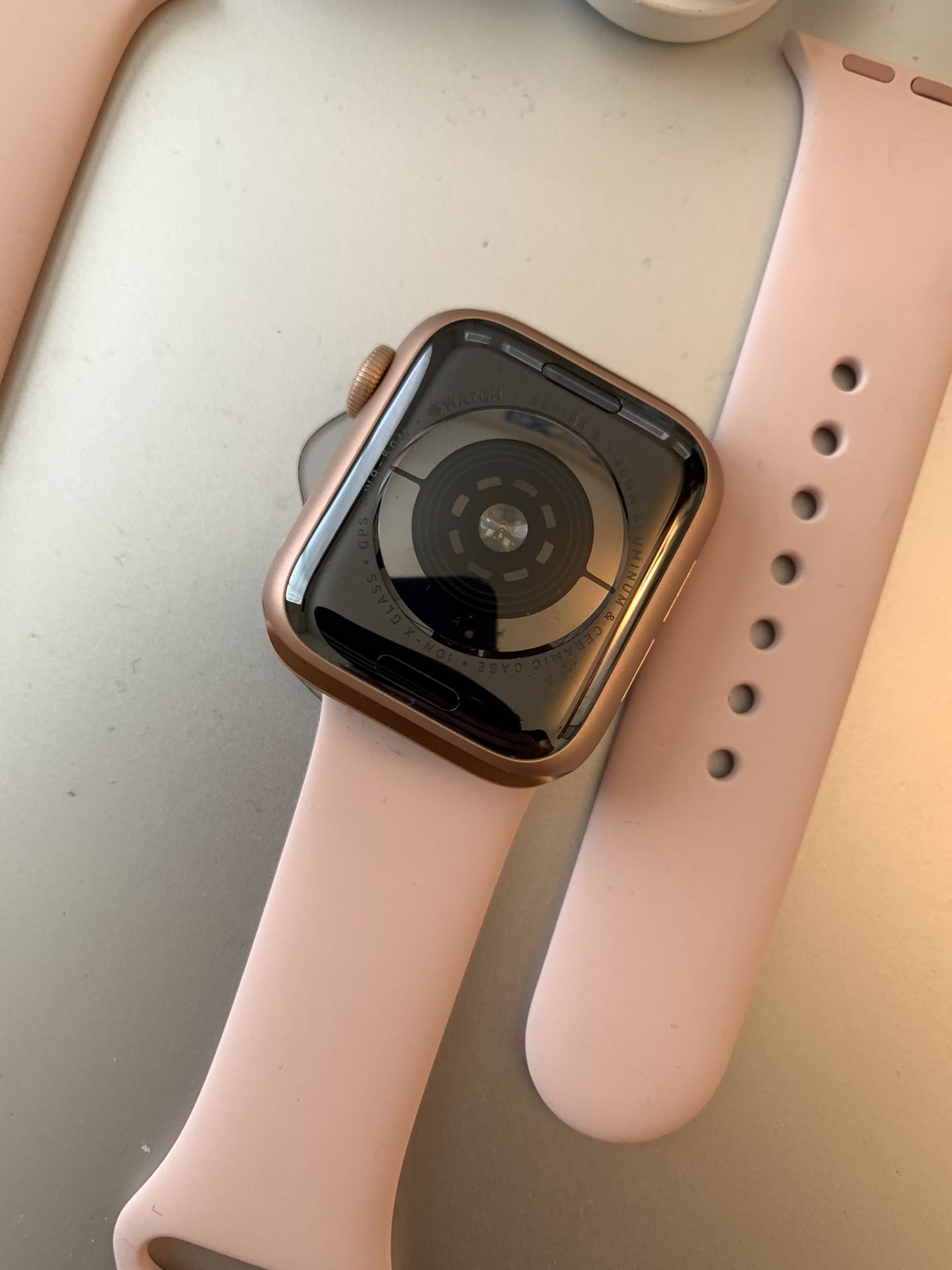 Apple watch Series 5 40MM Rose Gold GPS model