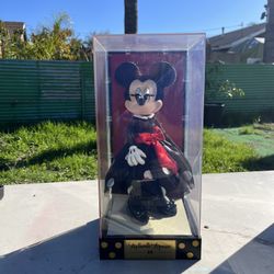 Minnie Mouse Signature Doll