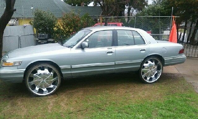 Grand marquis on 26s, Crown Victoria, Crown Vic, Caprice, Impala