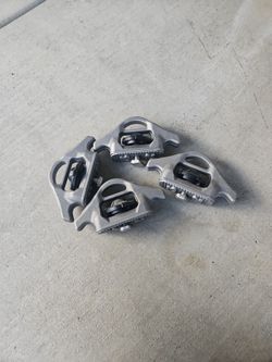 Nissan Frontier/Titan Cleats 